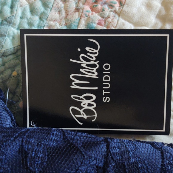 Bob Mackie saphire sleeveless top, 26w lace, rayon,nylon - Picture 2 of 5